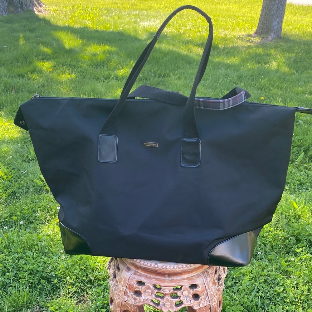 🖤Authentic Burberry Fragrances Black Nylon Tote Bag Duffle Large🖤